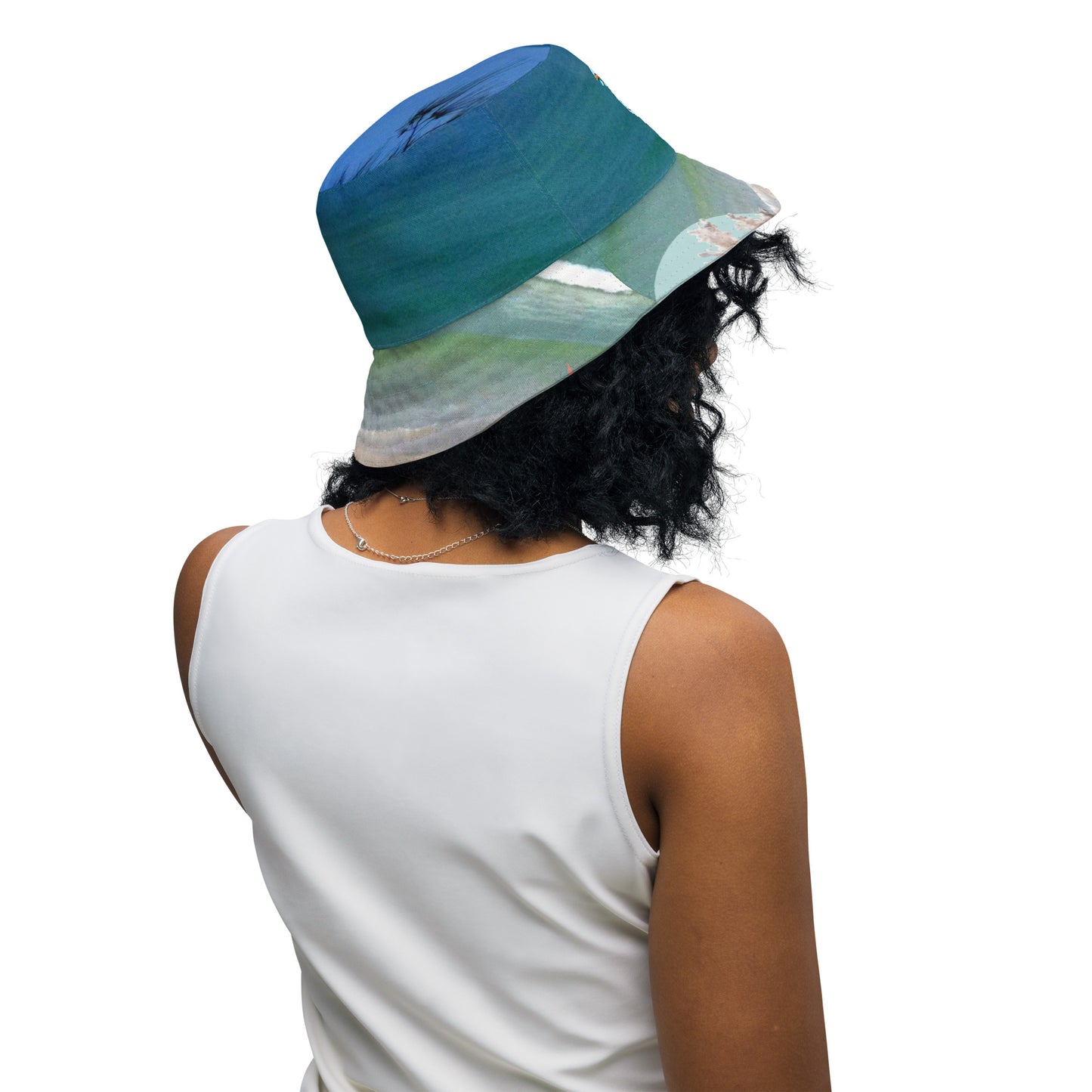 Reversible bucket hat