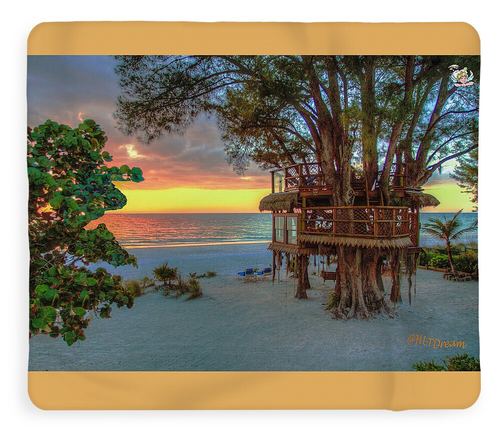 Sunset at Beach Treehouse - Blanket